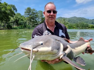 Amazon Redtail Catfish caught on a Hamachi XOS GT'n'Doggie Ultra Long Cast 7'2 travel rod